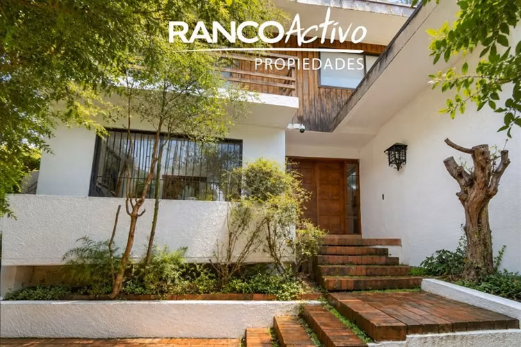 Arriendo gran casa de 6 dorm. en Pedro de Valdivia Alto.