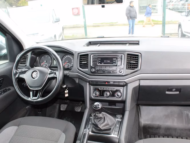 VOLKSWAGEN Amarok 2.0 TRENDLINE DIESEL 4MOTION 4X4 DOB. CAB. MT 4P 2019 - Imagen 7