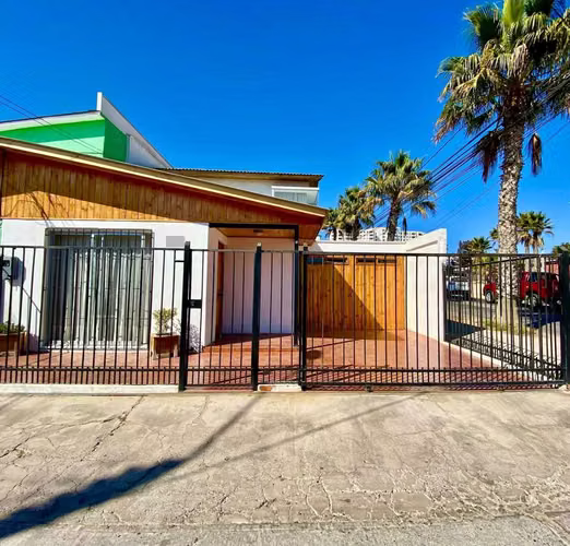 EN VENTA! CASA 2 PISOS REMODELADA  (177538)
