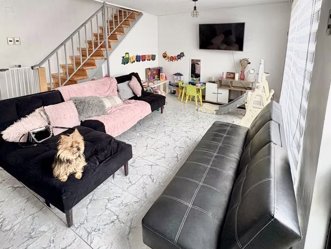 OPORTUNIDAD ÚNICA CASA EN VENTA PLAZA DE MAIPÚ