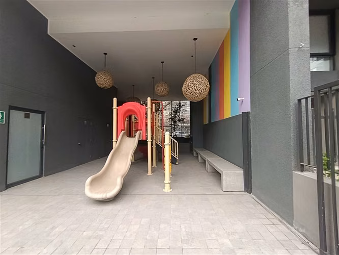 A pasos del Metro Santa Ana. 2D2B estacionamiento y bodega. - Imagen 18
