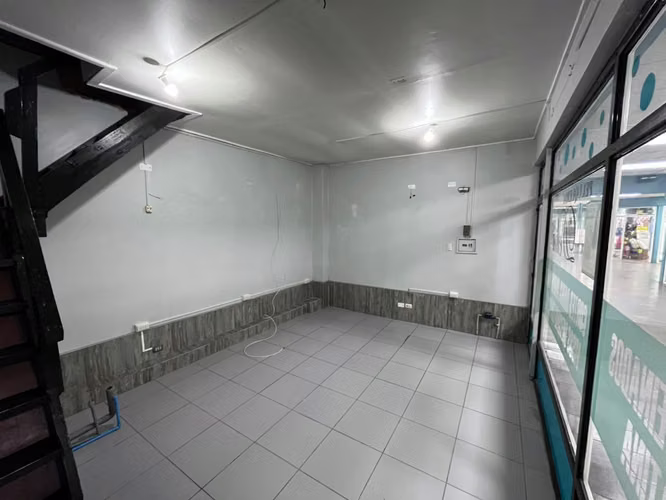 Se arrienda local comercial en centro de Chillán