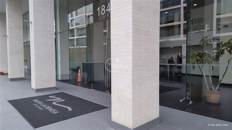 Arriendo Oficina, Avda. La Dehesa 85 m2 2 estacion. 1 bod.
