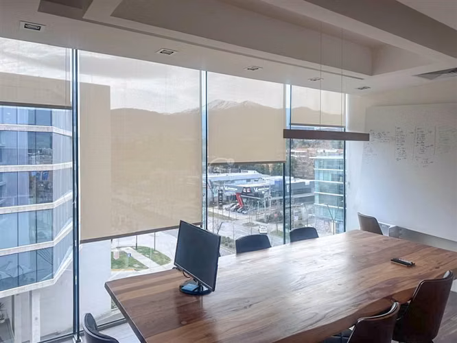 Arriendo Oficina, Avda. La Dehesa 85 m2 2 estacion. 1 bod.