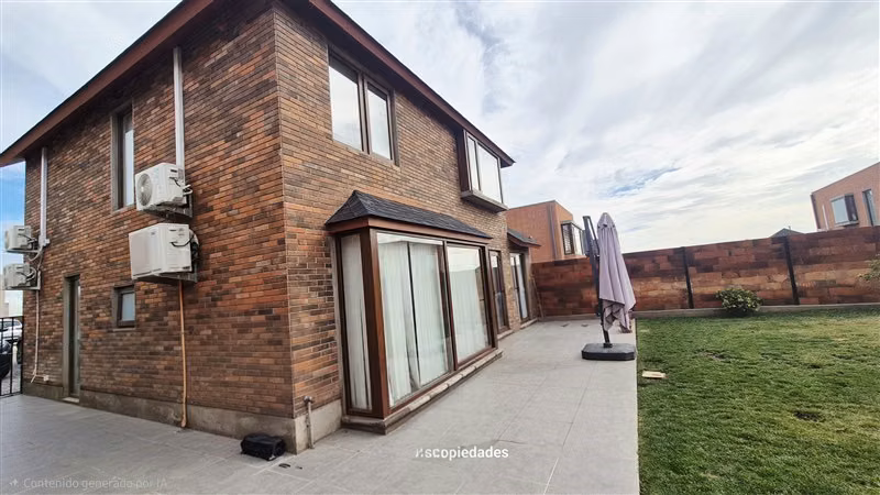 Casa en venta de 3 dorm 3 baños en Peñalolén