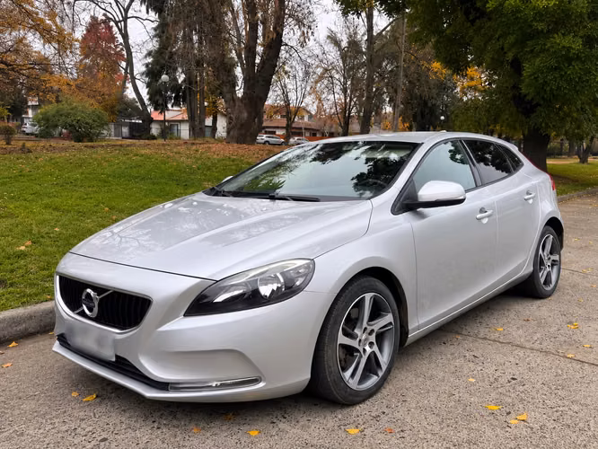 Volvo V40 D2 2.0 Diésel Momentum – Año 2019 - Imagen 8