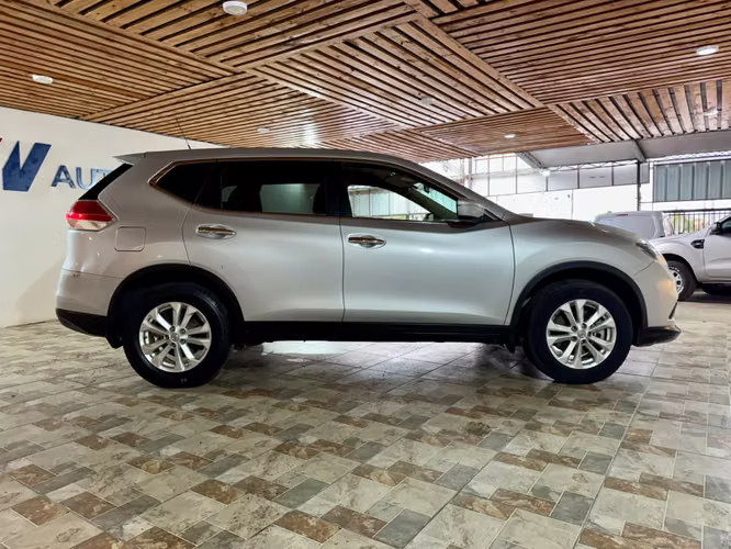 NISSAN X-TRAIL SENSE 4X2