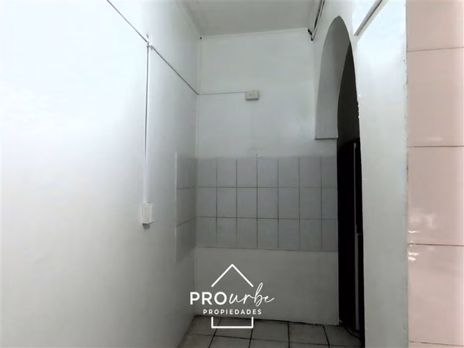 Local Comercial 30m en arriendo en Quillota.