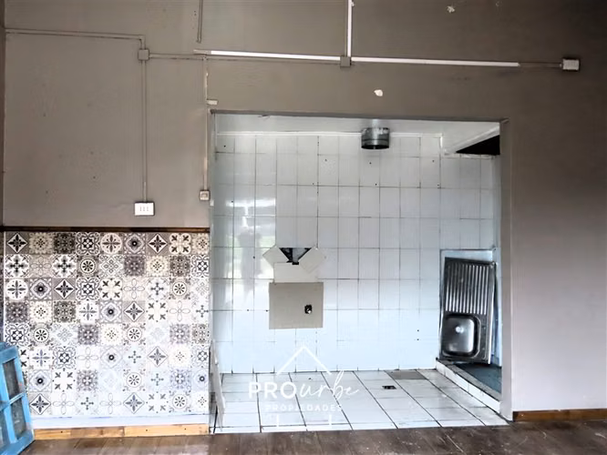 Local Comercial 30m en arriendo en Quillota.