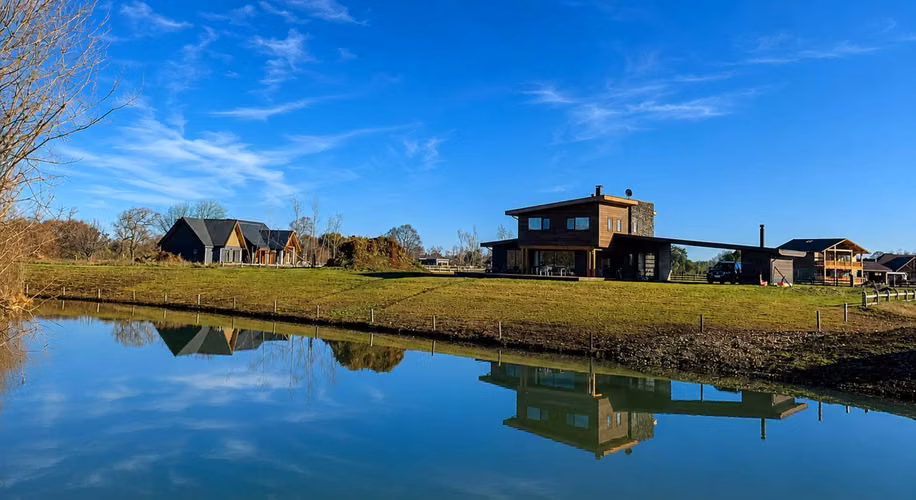 Exclusivo Condominio con Club House y Lagunas a Solo 11 Minutos (14 km) de Osorno