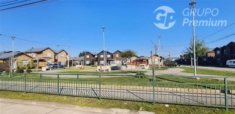 EXCLUSIVA CASA CASI NUEVA, 3D, 2B, 2E. BRISAS DE LABRANZA