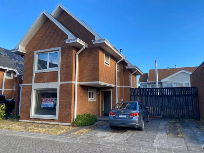 VENDO CASA CONDOMINIO MERCEDES JARPA
