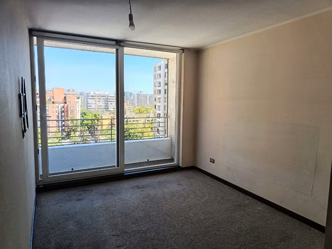 OPORTUNIDAD!!! VENDO DEPARTAMENTO 2D 2B + ESTACIONAMIENTO EN EXCELENTE SECTOR DE MACUL.