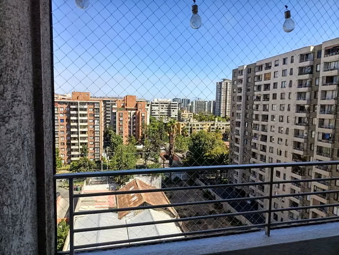 OPORTUNIDAD!!! VENDO DEPARTAMENTO 2D 2B + ESTACIONAMIENTO EN EXCELENTE SECTOR DE MACUL.