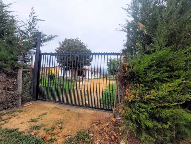 Parcela 5.000m2 con casa 3D/2B regularizada (177631)
