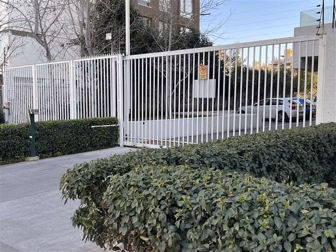 Venta Estacionamiento en venta en Ñuñoa, buena ubicación