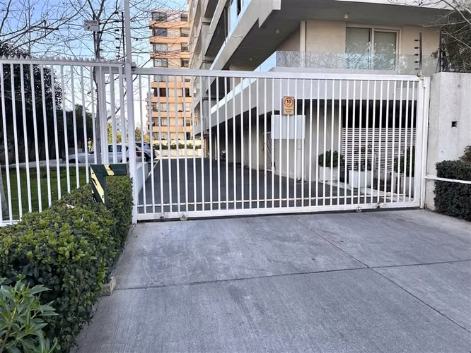 Venta Estacionamiento en venta en Ñuñoa, buena ubicación