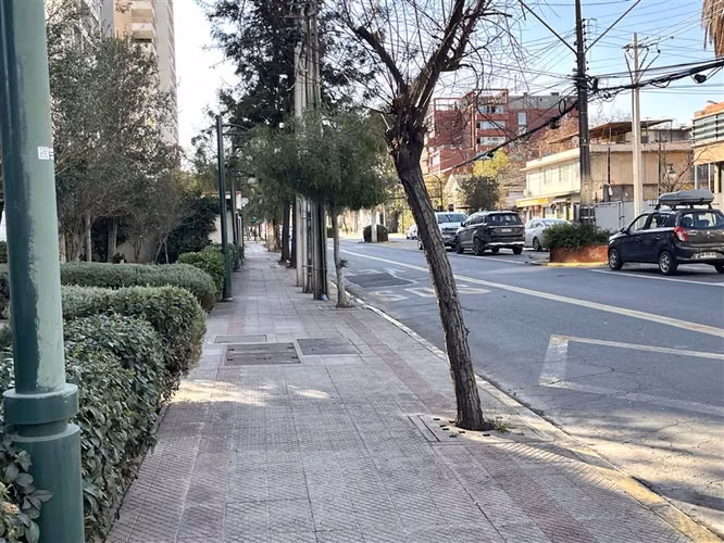 Venta Estacionamiento en venta en Ñuñoa, buena ubicación