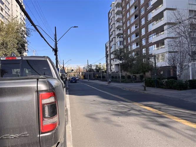 Venta Estacionamiento en venta en Ñuñoa, buena ubicación