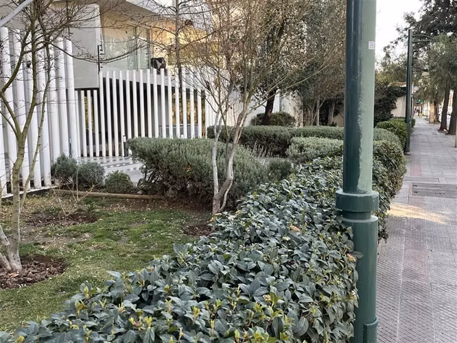 Venta Estacionamiento en venta en Ñuñoa, buena ubicación
