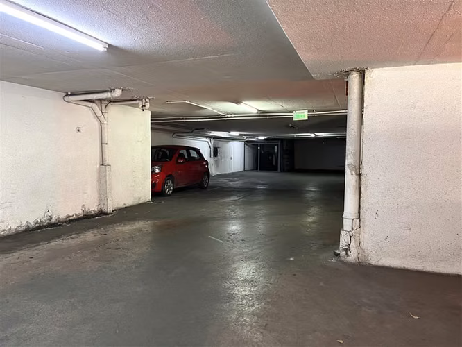 Venta Estacionamiento en venta en Ñuñoa, buena ubicación