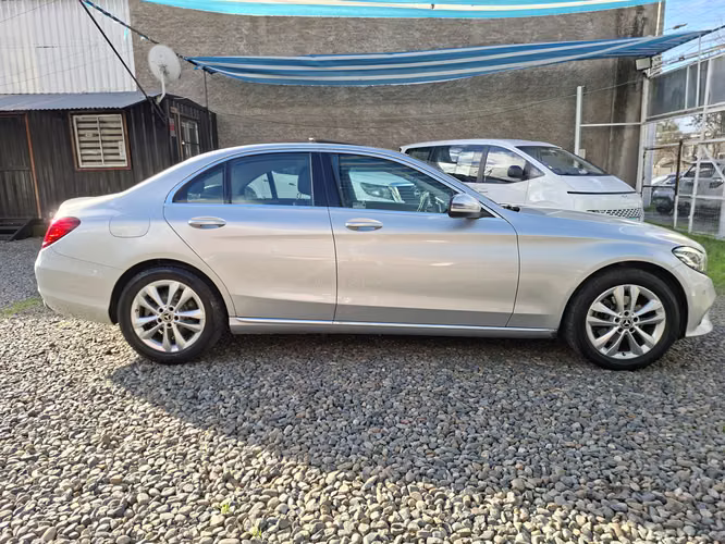 MERCEDES-BENZ C200 2019