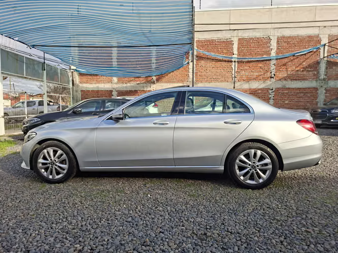 MERCEDES-BENZ C200 2019