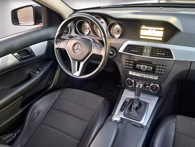 MERCEDES-BENZ C180 CGI COUPE 1.8 AUT 2012 - Imagen 5