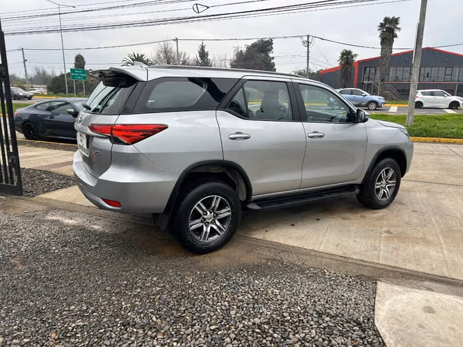 TOYOTA FORTUNER SRV 2.7 AUT 2022