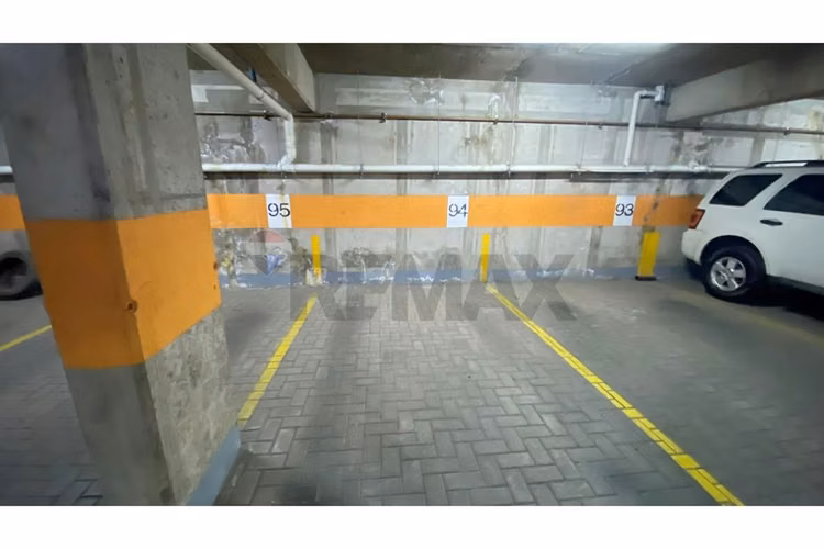 Oportunidad! dpto. 2d+1b+1e a pasos del metro