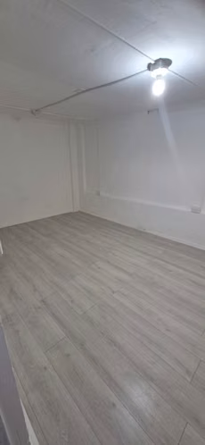 Amplia casa en San Joaquin, a pasos del metro