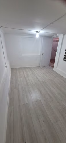Amplia casa en San Joaquin, a pasos del metro