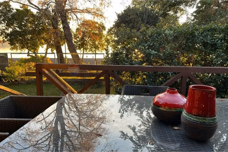 Arriendo diario casa a orillas del lago
