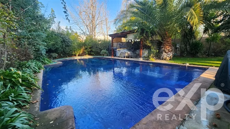 Casa en Arriendo Los Nogales, Lo Barnechea 4D 5B