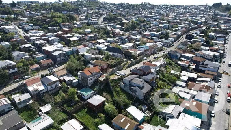 Puerto Montt barrio histórico cercano terminal internacional - Imagen 11