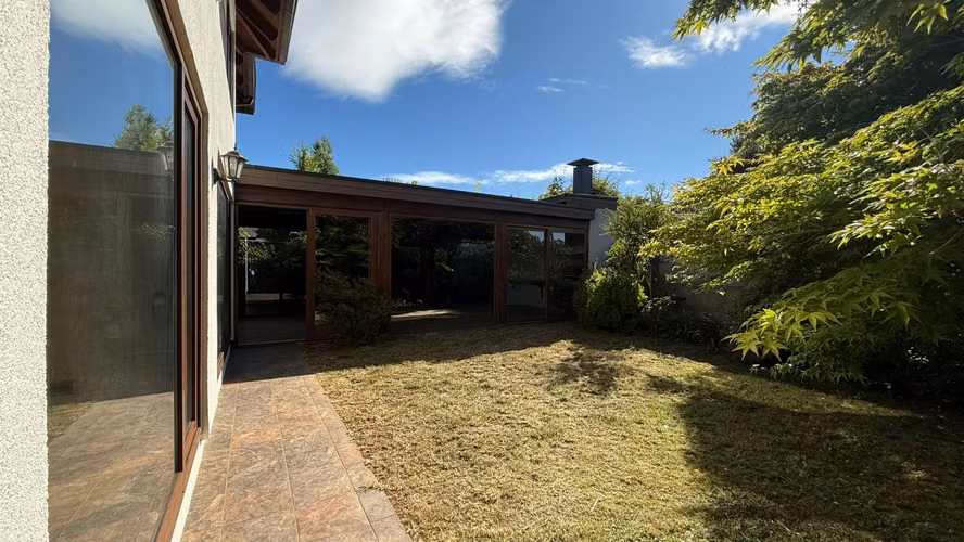 Hermosa y amplia casa en venta, Isla Teja Sur, Valdivia