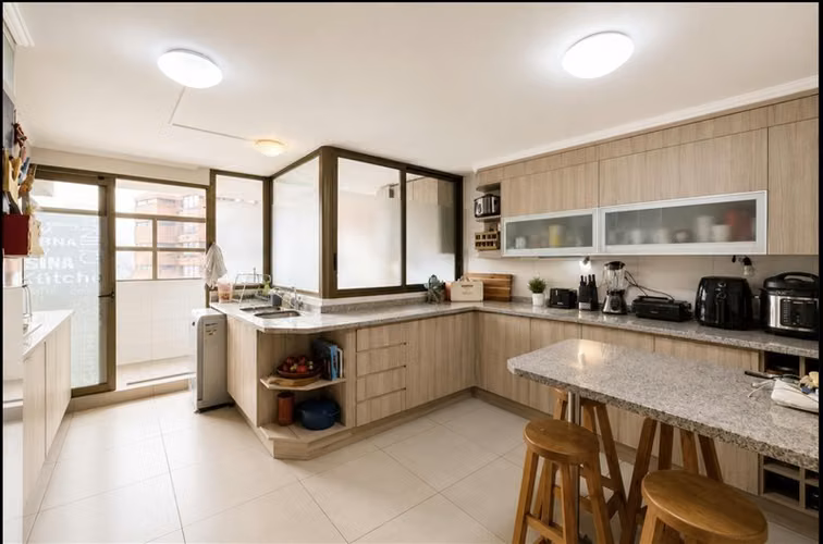 Departamento en venta de 5 dorm. en Las Condes