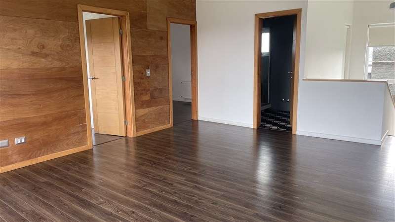 Casa Contemporánea en Venta 4D/3B - Loteo Centenario - Imagen 14