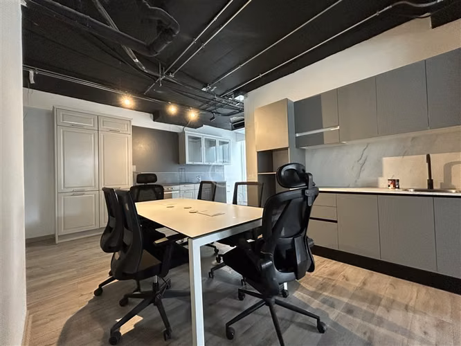 Oficina, Local Comercial en venta en Lo Barnechea