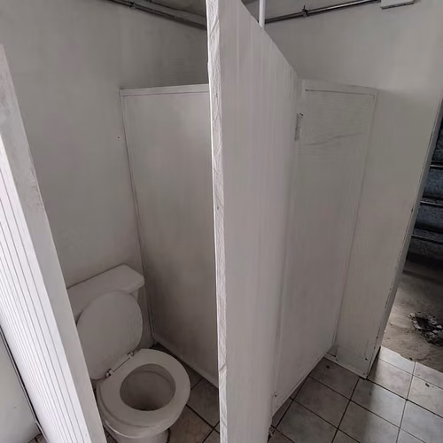 Arriendo Bodega Comercial Calle Janequeo Cerro Navia