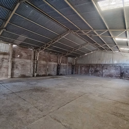 Arriendo Bodega Comercial Calle Janequeo Cerro Navia