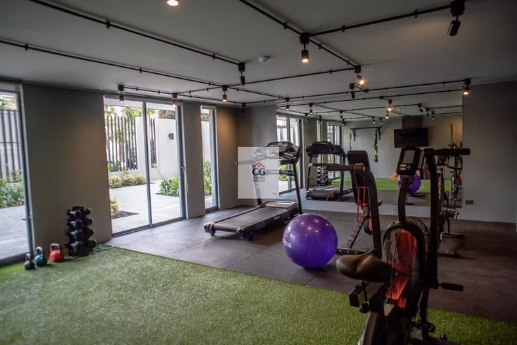 ARRIENDO AMPLIO STUDIO EN $337.000. METRO IRARRAZAVAL SEMI AMOBLADO