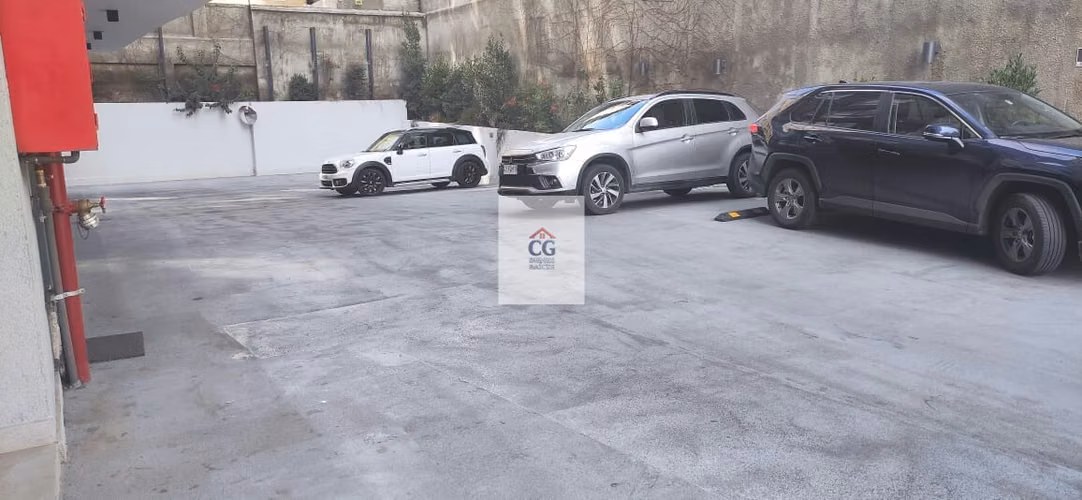 ARRIENDO AMPLIO STUDIO EN $337.000. METRO IRARRAZAVAL SEMI AMOBLADO