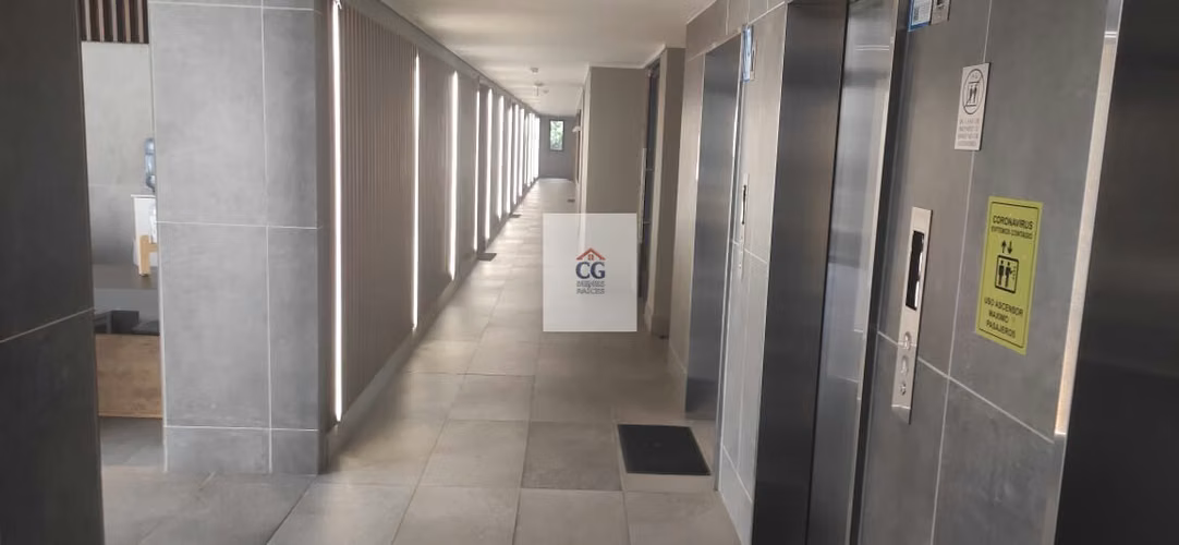 ARRIENDO AMPLIO STUDIO EN $337.000. METRO IRARRAZAVAL SEMI AMOBLADO