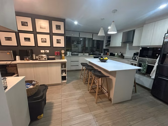 Amplio departamento en venta con vista panorámica en Condominio Alta vista, Alto Macul