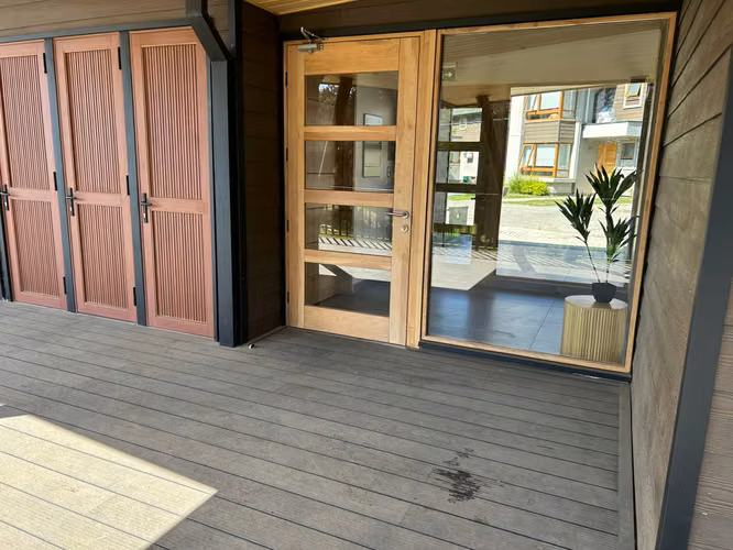 SE VENDE HERMOSA CASA CONDOMINIO BORDE LAGUNA