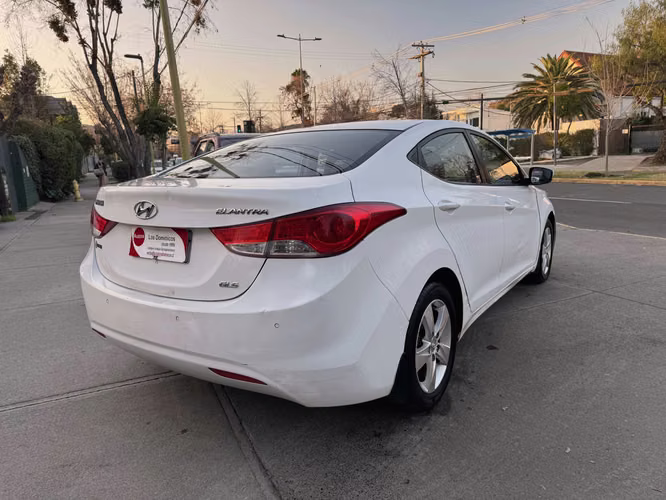 HYUNDAI ELANTRA GLS 1.6 MEC 6 VEL FULL AIRE AIRBAG ABS VER EN LAS CONDES 2012