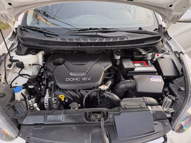 HYUNDAI ELANTRA GLS 1.6 MEC 6 VEL FULL AIRE AIRBAG ABS VER EN LAS CONDES 2012