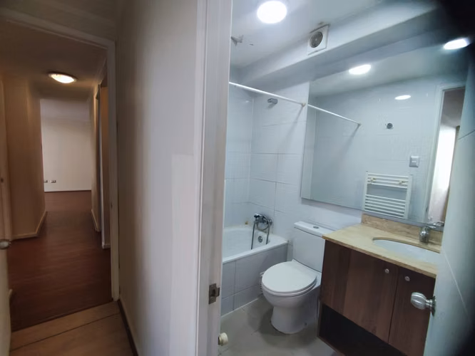 Coyahique, arriendo. Moderno, seguro y amplio departamento, a pasos de la plaza