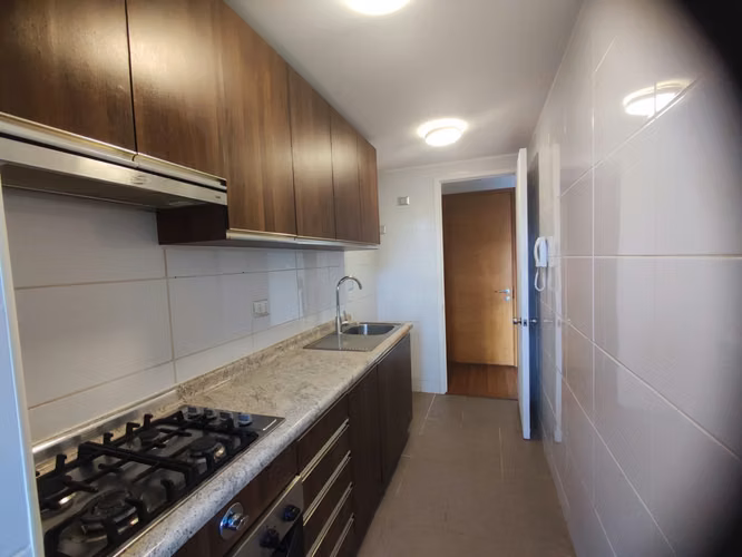Coyahique, arriendo. Moderno, seguro y amplio departamento, a pasos de la plaza